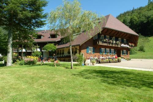 Hotel Lawine Todtnau Bagian luar foto